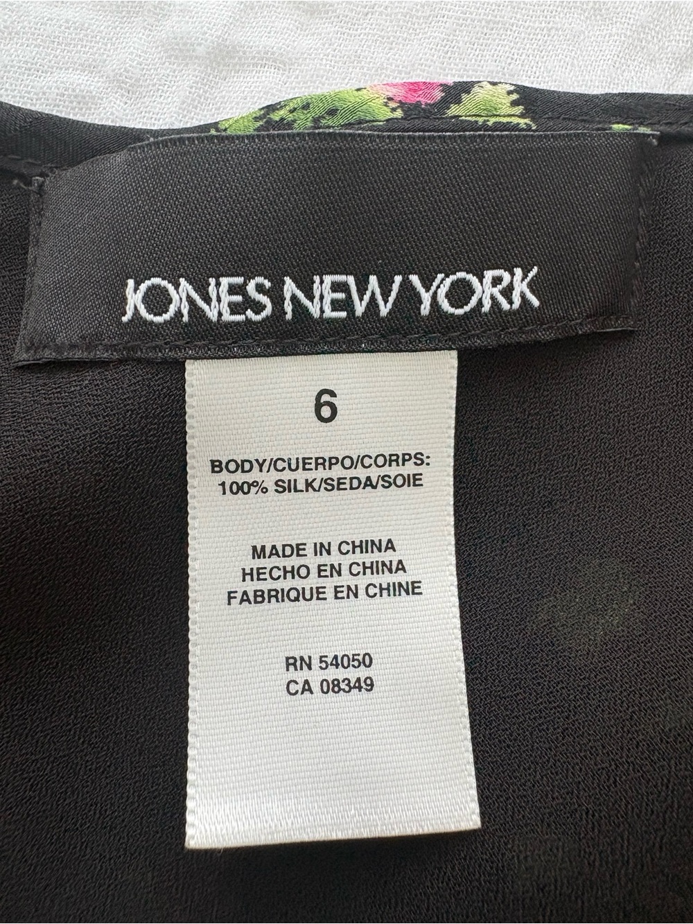 Jones New York 100% Silk Black Floral Scoop Neck Blouse Size 6 - Picture 9 of 13